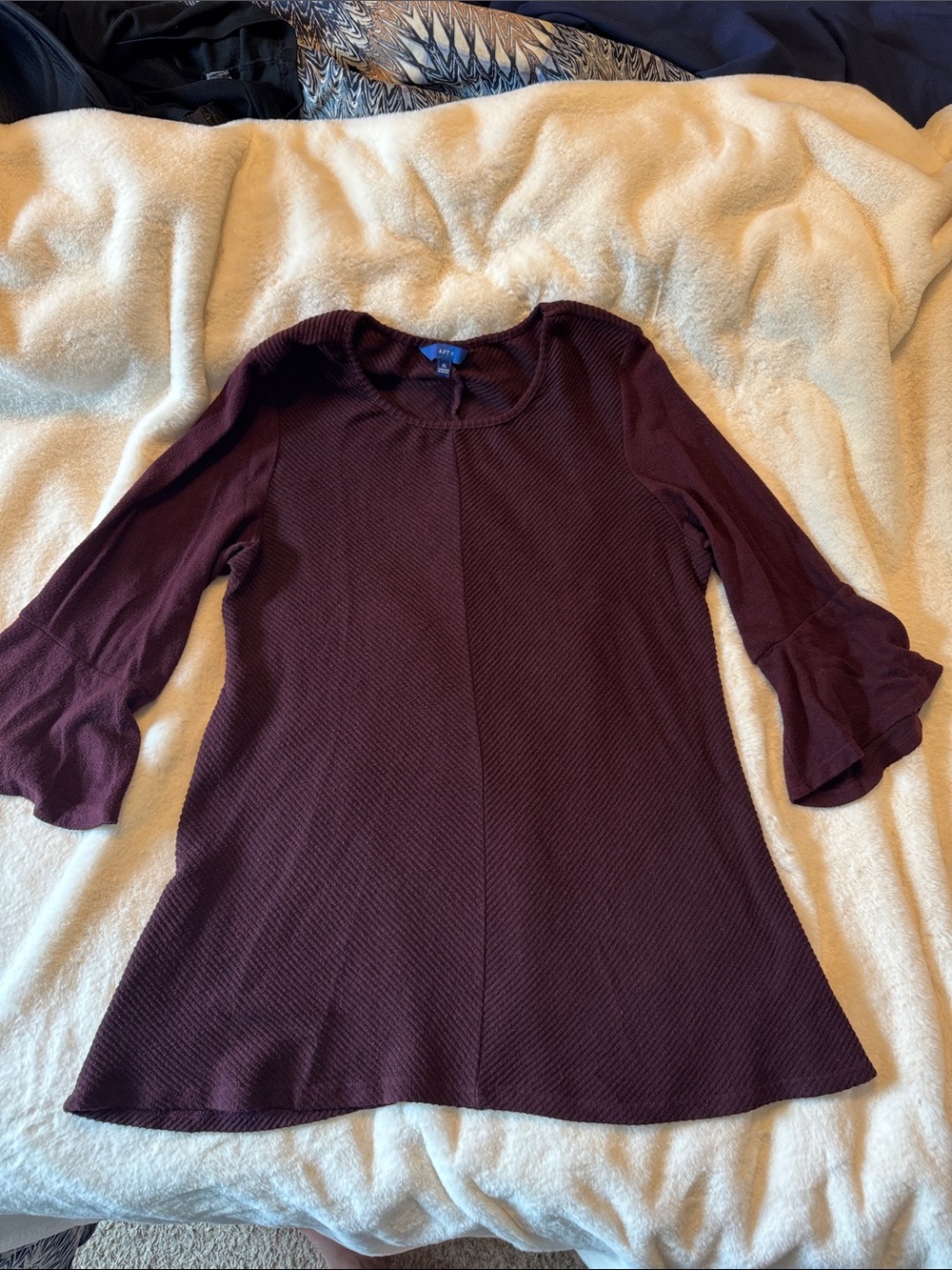 Apt. 9 Women's Burgundy Bell-Sleeve Tunic